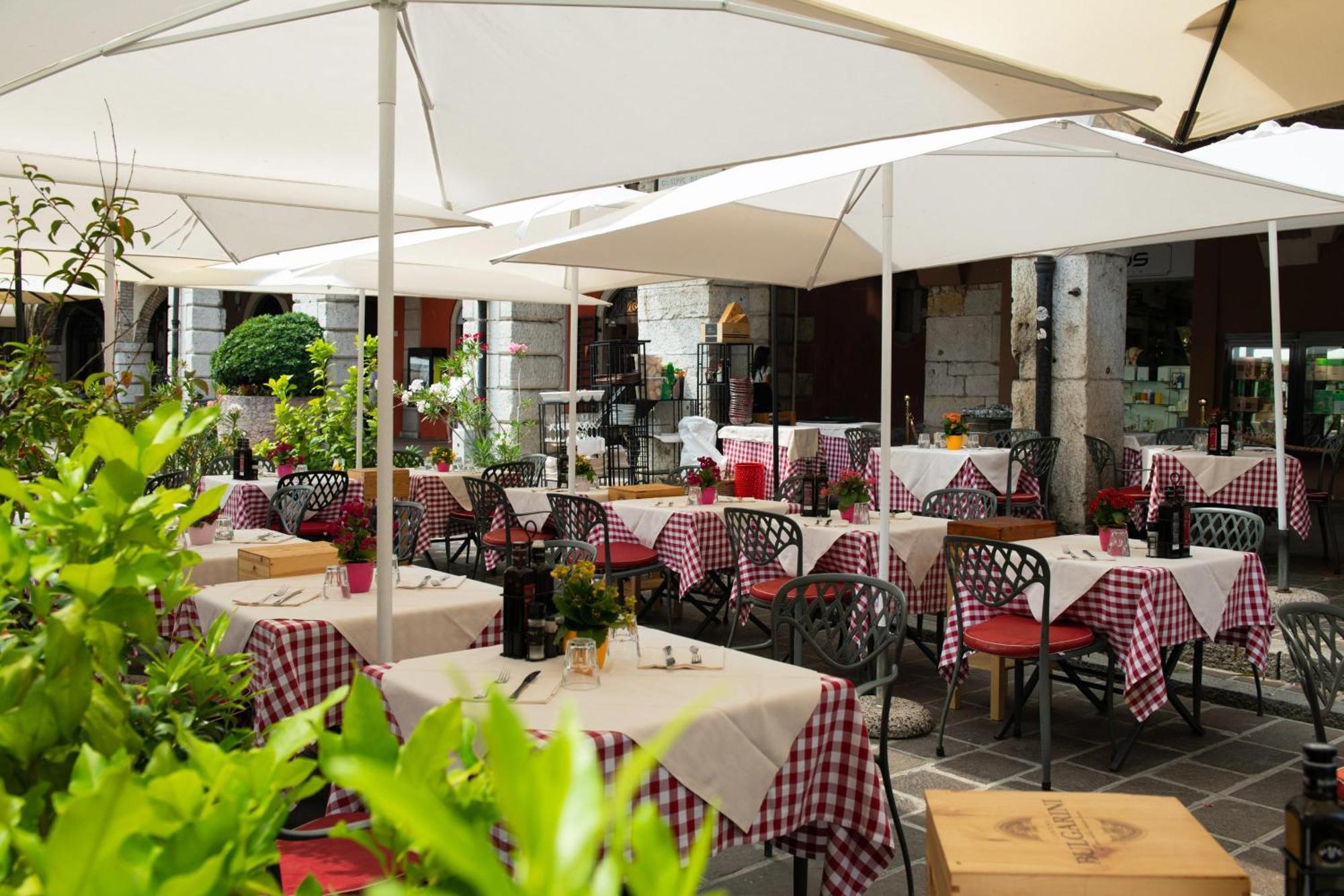 Alessi Hotel Trattoria Desenzano del Garda Eksteriør billede