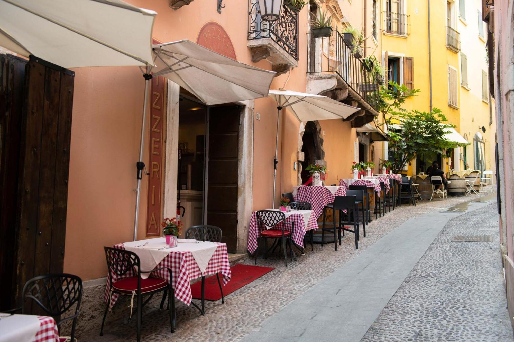 Alessi Hotel Trattoria Desenzano del Garda Eksteriør billede