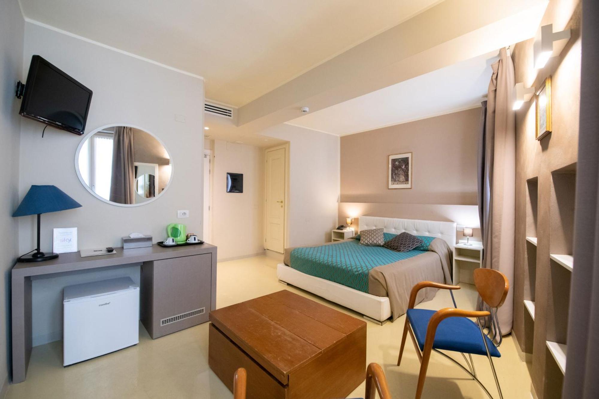 Alessi Hotel Trattoria Desenzano del Garda Eksteriør billede
