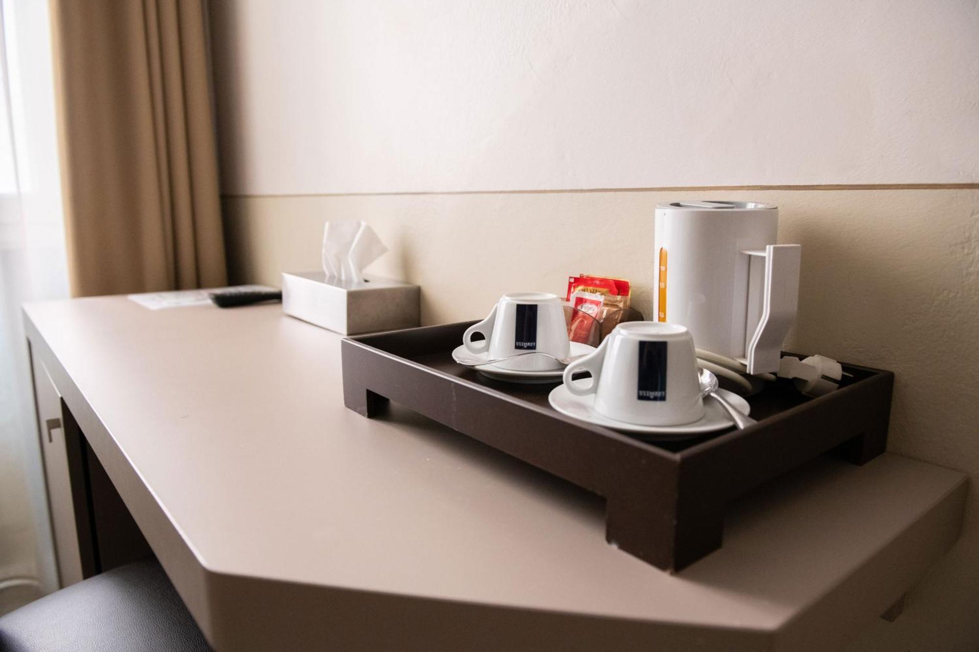 Alessi Hotel Trattoria Desenzano del Garda Eksteriør billede