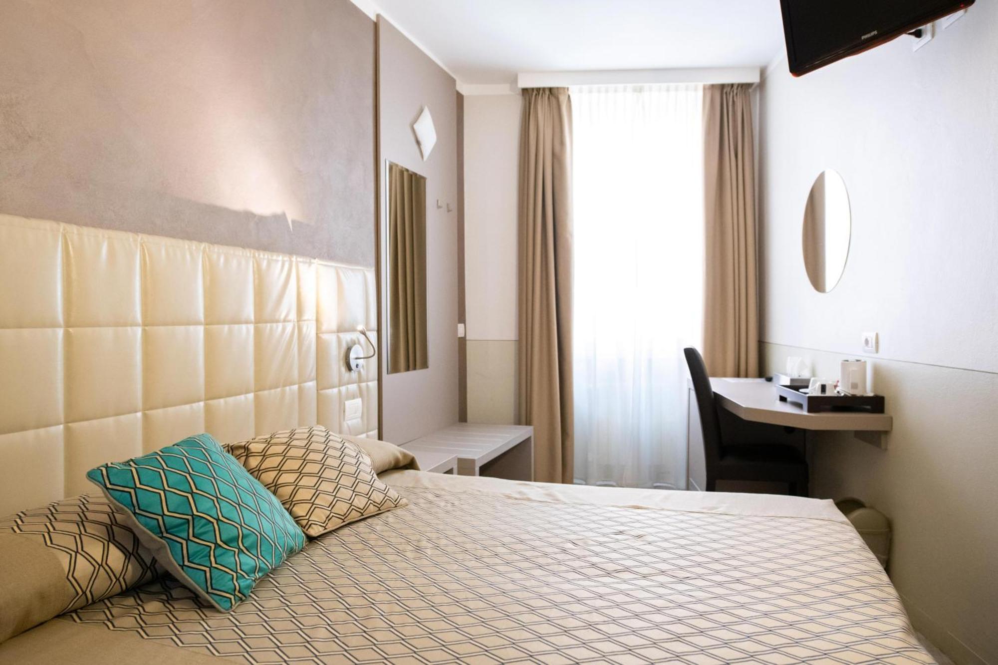 Alessi Hotel Trattoria Desenzano del Garda Eksteriør billede