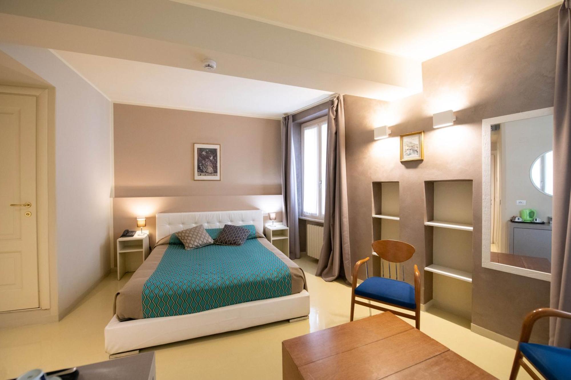Alessi Hotel Trattoria Desenzano del Garda Eksteriør billede