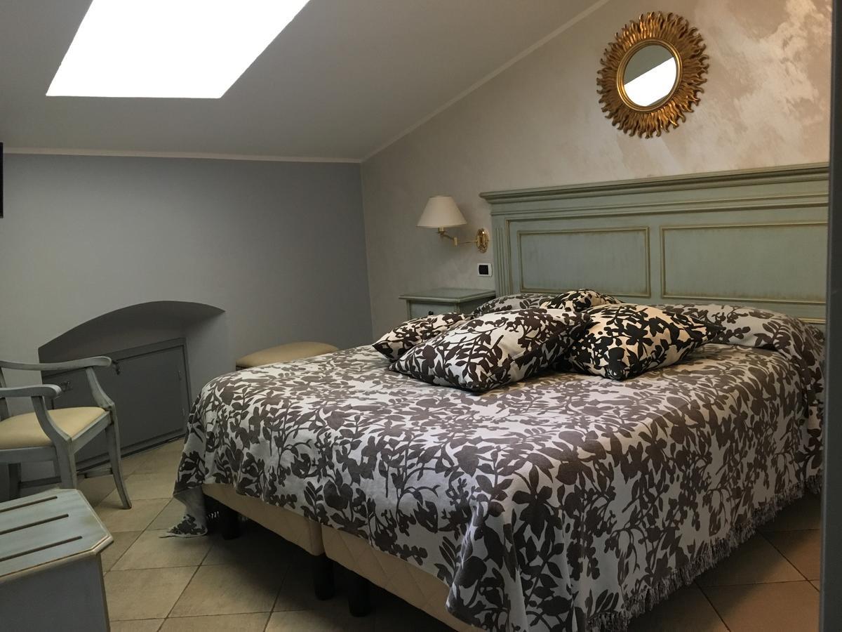 Alessi Hotel Trattoria Desenzano del Garda Eksteriør billede